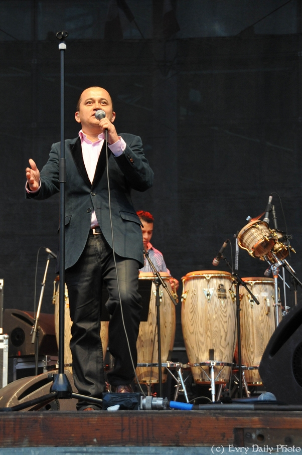 Evry Daily Photo - Fete de la Musique Evry 2010 - Yuri Buenaventura - large - 4734788369.jpg